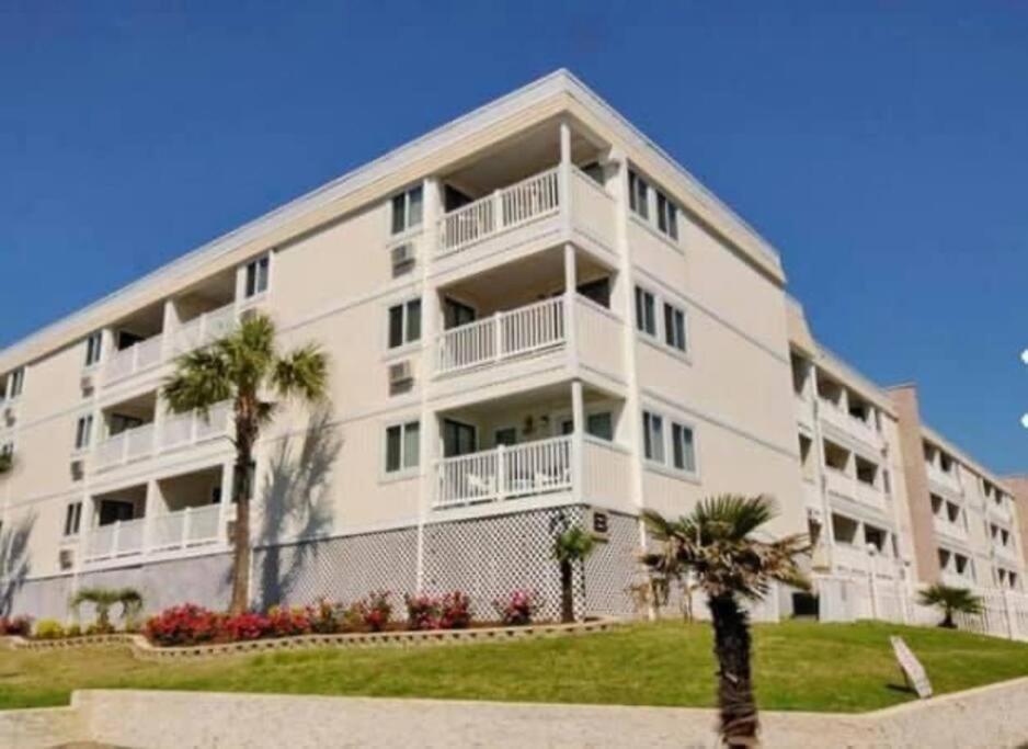 Perfect Location At The Beach! 1St Floor Unit ! شاطئ ميرتل المظهر الخارجي الصورة